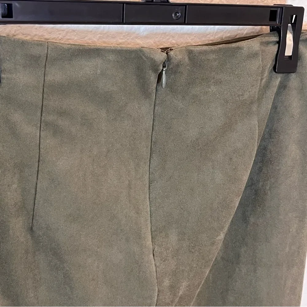 Anthropologie Roxanna Sueded Mini Skirt in Moss Green size 8